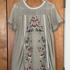 Really pretty light green embroidered dress